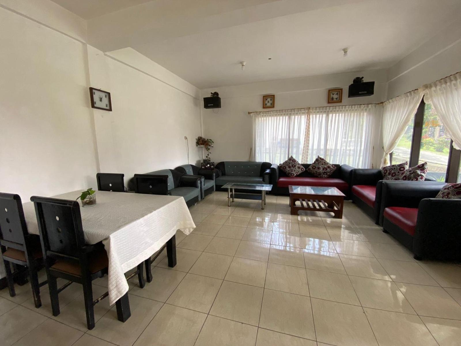 Sibayak Multinational Rest House Berastagi Luaran gambar