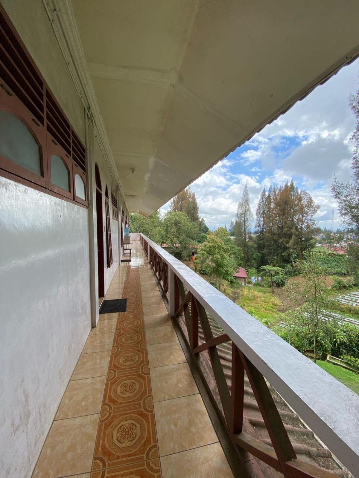 Sibayak Multinational Rest House Berastagi Luaran gambar